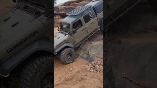 who did it better?🤔 #jeep #offroad #offroad #moab #automobile