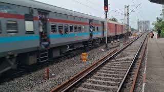 12513 Secunderabad Silchar SF Express leaving Kolaghat after an unscheduled halt #indianrailways