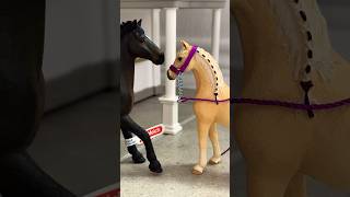 She dumped him! 😭😆 #schleichhorse #schleich #horse