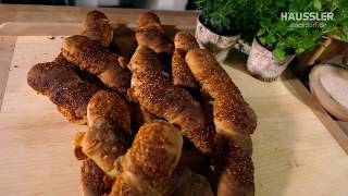 Brotzeitstangen aus dem Holzbackofen mit Smokereinsatz