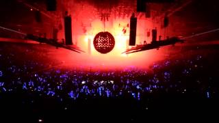 Dimitri Vegas & Like Mike - Bringing The World The Madness