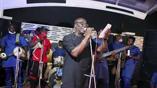 Oluaye fuji K1 De Ultimate eulogizes high chiefs and monarchs on stage