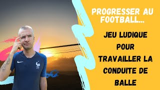 " Jouer à 1, 2, 3 soleil " et travailler la conduite de balle avec des petits footballeurs