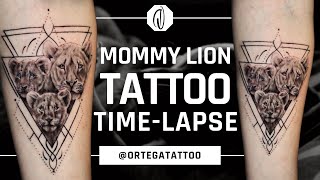 MICROREALISM TATTOO TIME-LAPSE #022 | MOMMY LION BLACK AND GREY