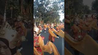 Lenggak-lenggok Bunda Menari di Karnaval HUT RI ke- 78 Singgahan Tuban #shorts