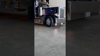 Custom peterbilt rolling out NRG stadium #18wheeler #peterbilt #largecar #rolling