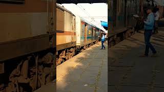 Roaring #WAP7 #Jabalpur #Somnath express | Train number 11464 with LHB coach #indianrailways #shorts