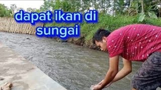 main ke sungai yang masih alami