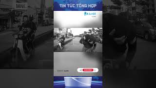 Thanh niên đi xe máy húc đầu vào đuôi ô tô  #tintuc24h #tinmoinhat  #tainan