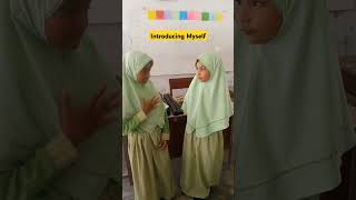 Introducing Myself- Bahasa Inggris