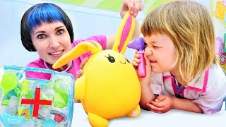 ¡Videos con Bianca y el conejito Lucky! Juegos a doctor. Videos para niños en español