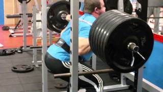 DP squat 300kg/661lb