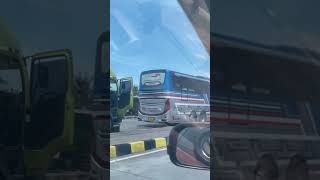 Ketemu 2 Bus Double Decker Di Toll #busmaniacomunity #busmania #busakap #busindonesia #telolet