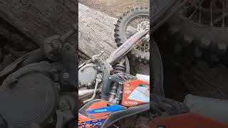 That technically counts as a log hop 👌👏🤔 #dirtbikefail #endurofails