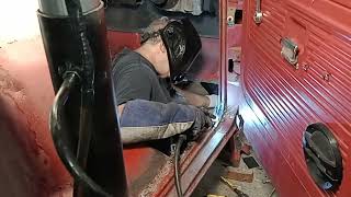 70 Ford F100 has a BIG Ahole in the floor!0!