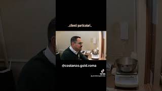 Buchi alle orecchie - VideoStrani