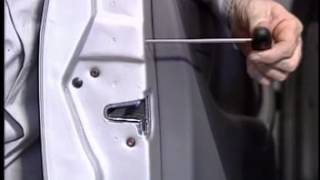 Door lock cylinder removal W163