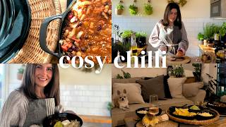 MOST PERFECT VEGETARIAN CHILI CON CARNE RECIPE; Cosy Autumn Evening In | Cook with Me (Mini Vlog)