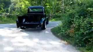 1952 Ford F1 with 4.6L Cobra engine carburated