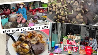 Hàng bánh canh trứng lộn khách vào ra ầm ập, độc lạ mà ngon miệng