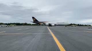 Water salute UPS 747