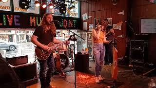 MARY TODD - "Hard To Handle" (Live / Tin Roof, Broadway, Nashville, Tennessee, May 2023 - MSV Prods)