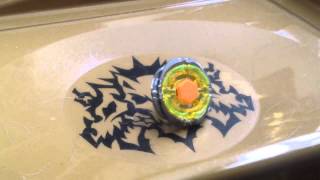 Beyblade Big Bang Pegasus VS flash sagittario