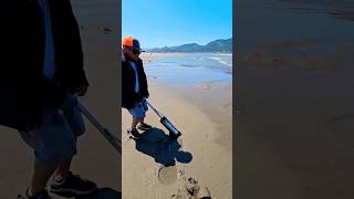 Razor clam got damaged #shortvideo #youtubeshorts #pnw #seafood #oregon #harvest #shortvideo #fyp