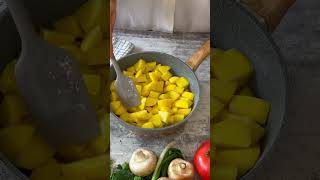 Жареная картошка с грибами #вкусныйрецепт #быстрыйобед #быстро