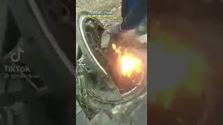 Ukraine War | Setting an abandoned tank on fire