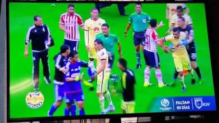 Error del árbitro ayudando a Chivas