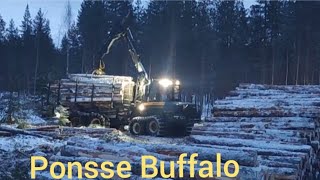 Ponsse Buffalo tukinajossa