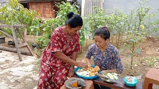 Bikin rujak lotis mangga muda bareng mbok e langsung di bawah pohonya