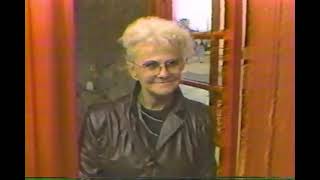 British Red Telephone Boxes - CBC The Journal - Monday November 10 1986 [News Clip]