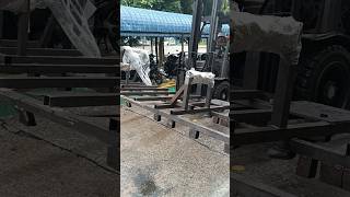 Small Space Dangerous Forklift Work #shorts