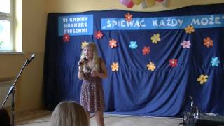 Anita w piosence "Rękawiczki" - VI Gminny Konkurs Piosenki (Ujkowice 2015 r.)