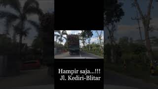 DETIK-DETIK NYALIP TRUCK TEBU GANDENGAN NGAWUR #shorts