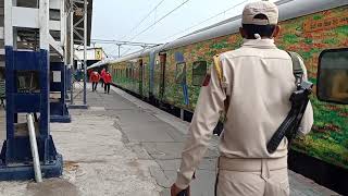 02265 Jammu Duronto Arriving Jammu Tawi 40 minutes early 😀