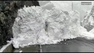 Glacier wall breaks and slides on to Himachal Pradesh highway| #Scary #viral video