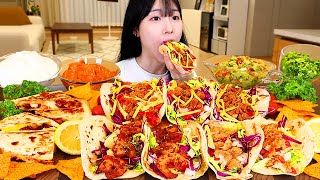 ASMR MUKBANG| 직접 만든 치킨 타코 퀘사디아 과카몰리 먹방 & 레시피 MEXICAN TACO AND QUESADILLA  EATING