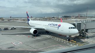 John F Kennedy Airport (JFK) Terminal 4 Walkthrough