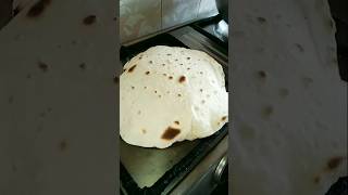 टमाटम रोटी घरच्याघरीच@priyankaborhade9359 #priyanka #music #roti #recipe #food #yt#shorts#viral