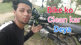 Bike ko dho ke ek dum Clean kar deya