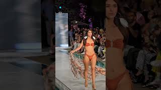 @amarottoswimwear @miamiswimweekshows @edgar.entertainment #miamiswimweek #miamibeach #fashionshow