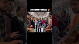 Mere Sapno Ki Rani ❤️‍🔥 | Singing Old Song In Delhi Metro #singing #singer #shorts