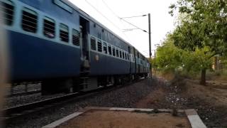 Hunking WAP4 showing the super elevation.!!