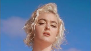 Stefania Ferrario | Plus sized model Curvy Fashion Model | Stefania Ferrario bio wiki, biography