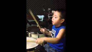 Enzo plays twinkle drums