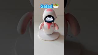 Eilik prepares a salad #eilik #eilikrobot #short #vegan #food #foodie #foodlover #viral #viralvideo