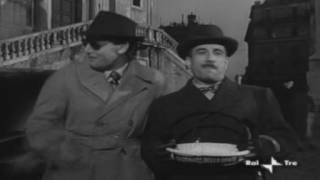 E che la porti in CIRCOLARE??? Alberto Sordi e Peppino De Filippo da Il segno di Venere (1955)